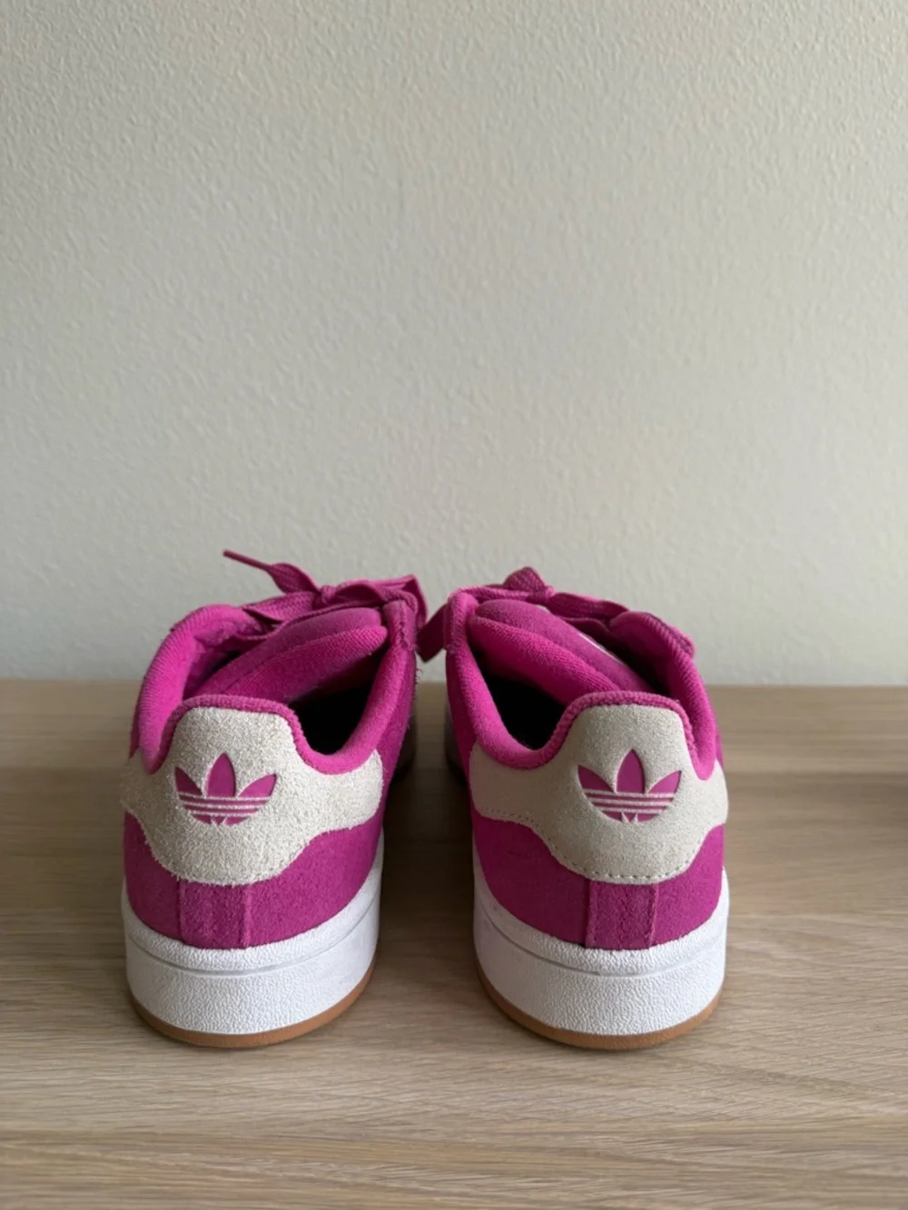 adidas Campus Sneakers in Magenta & White - Picture 2 of 6